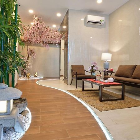 Pham Van Sakura Hotel Thuan An Exterior photo