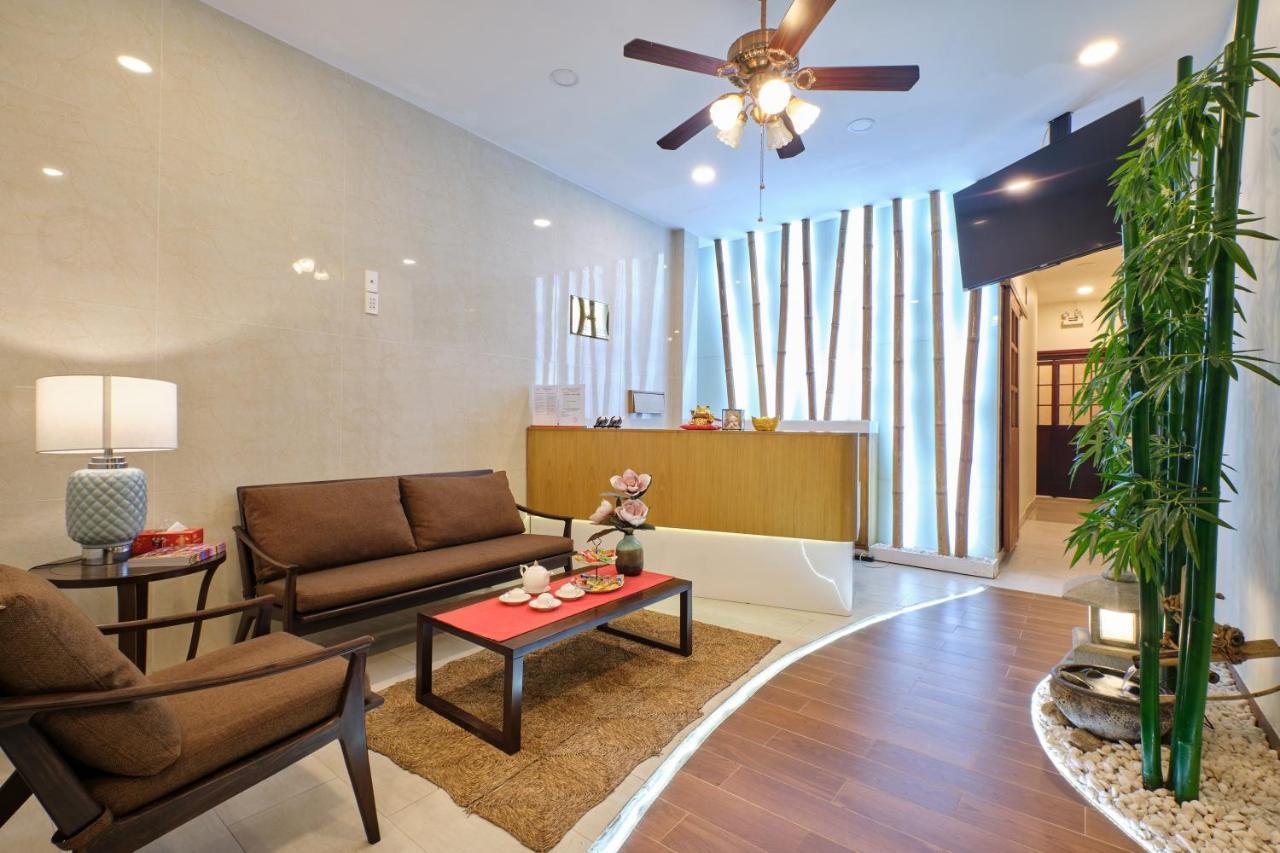 Pham Van Sakura Hotel Thuan An Exterior photo