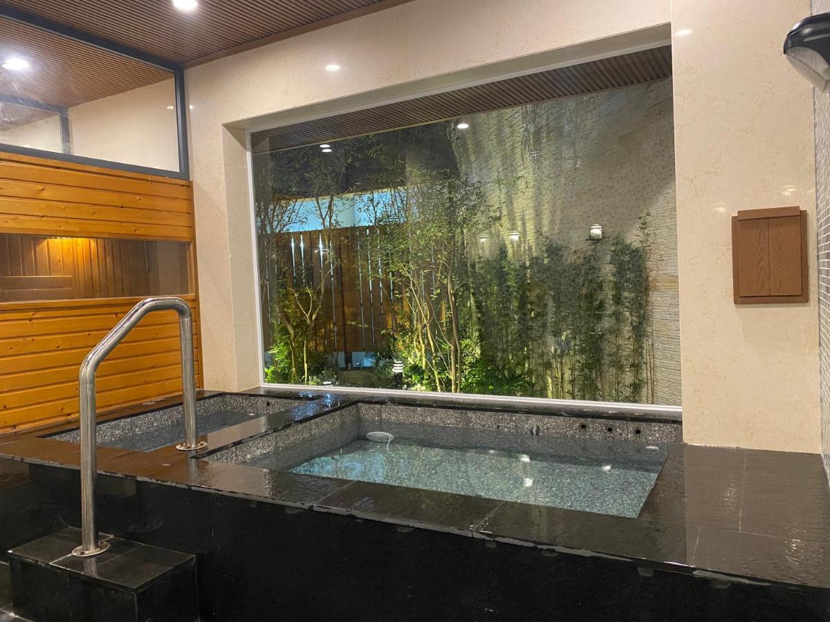 Pham Van Sakura Hotel Thuan An Exterior photo