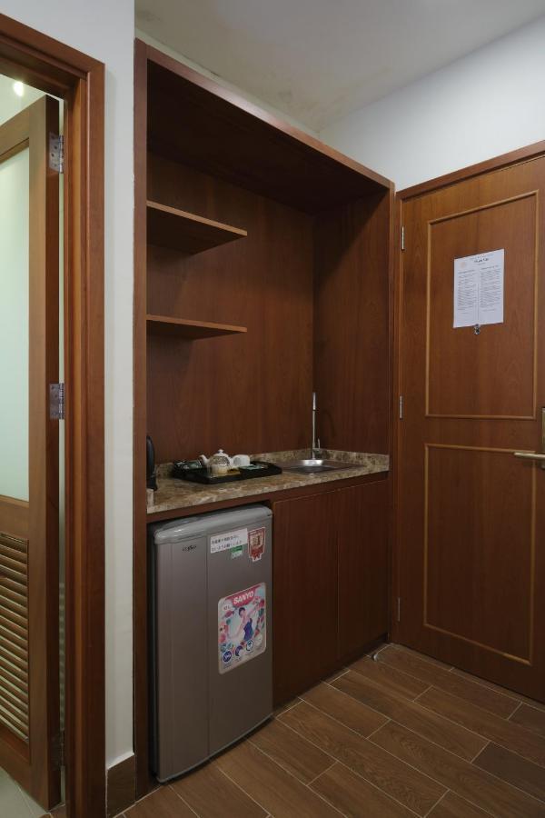 Pham Van Sakura Hotel Thuan An Exterior photo
