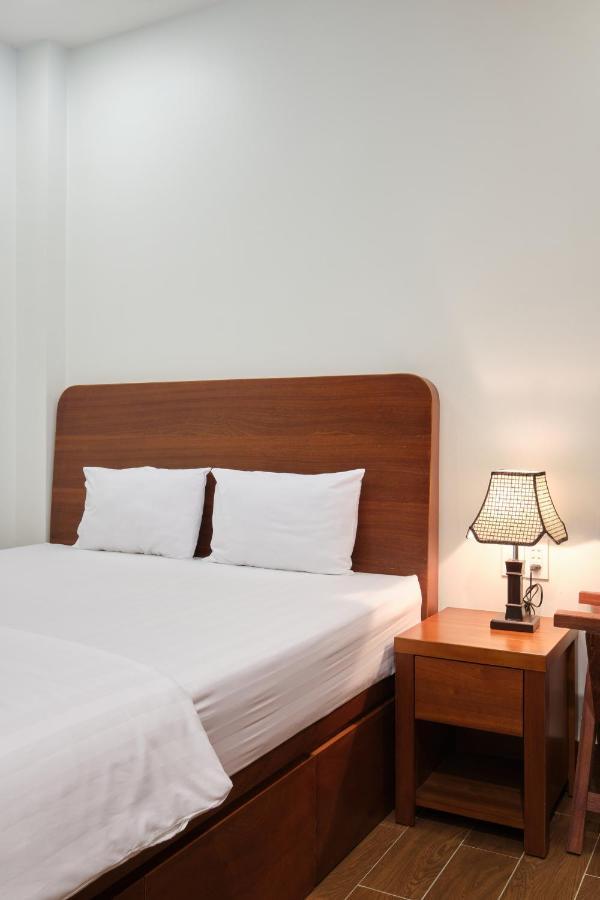 Pham Van Sakura Hotel Thuan An Exterior photo